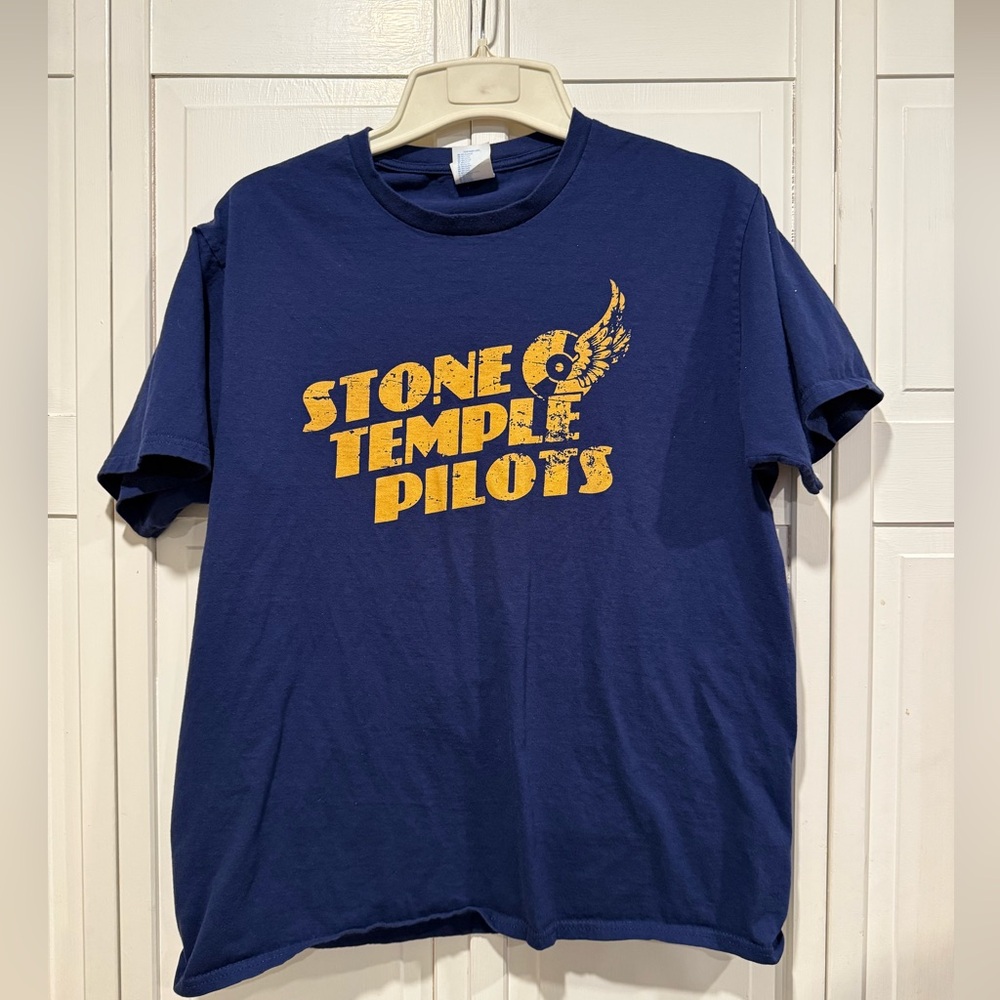 Stone temple pilots graphic t shirt size large‎ EUC
